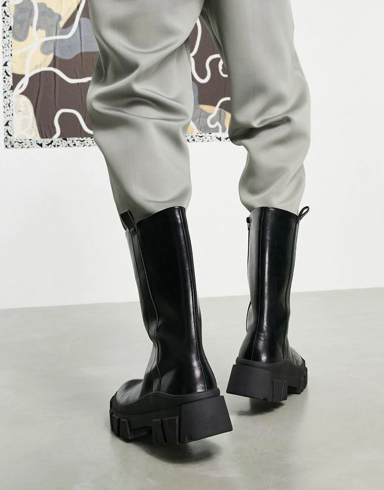 商品ASOS|ASOS DESIGN chelsea calf boots on chunky sole in black faux leather,价格¥365,第2张图片详细描述