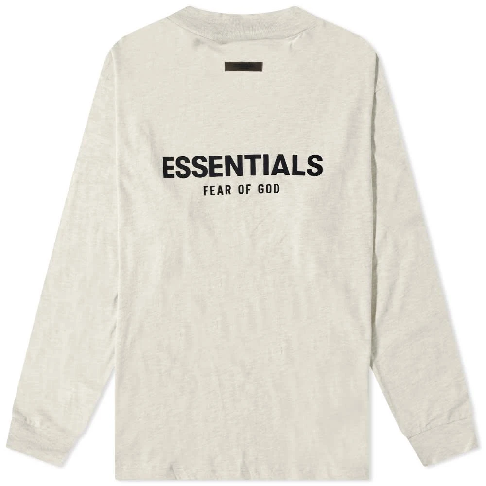 商品Essentials|FEAR OF GOD ESSENTIALS Logo Long Sleeve T-Shirt - Light Oatmeal,价格¥413,第2张图片详细描述