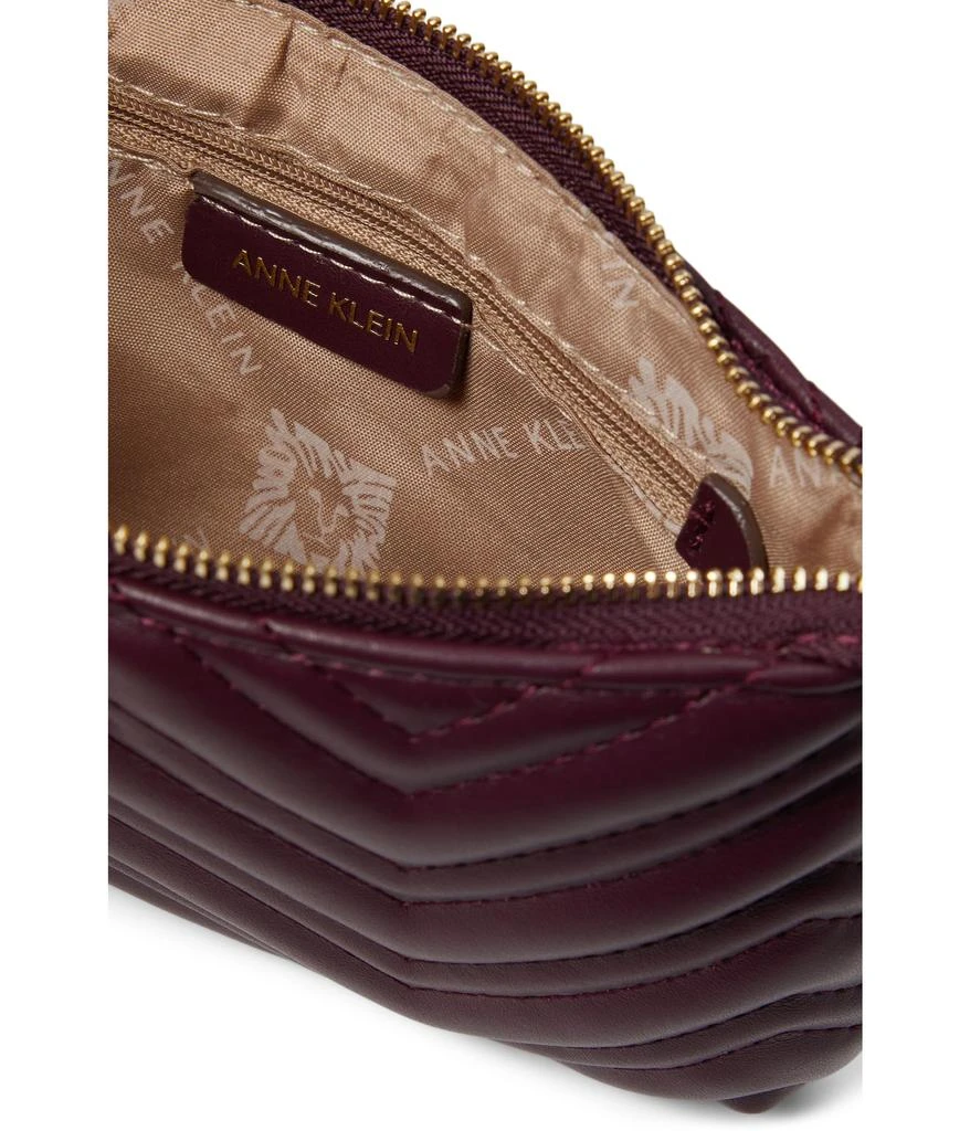 商品Anne Klein|Quilted Chain Wristlet,价格¥291,第3张图片详细描述
