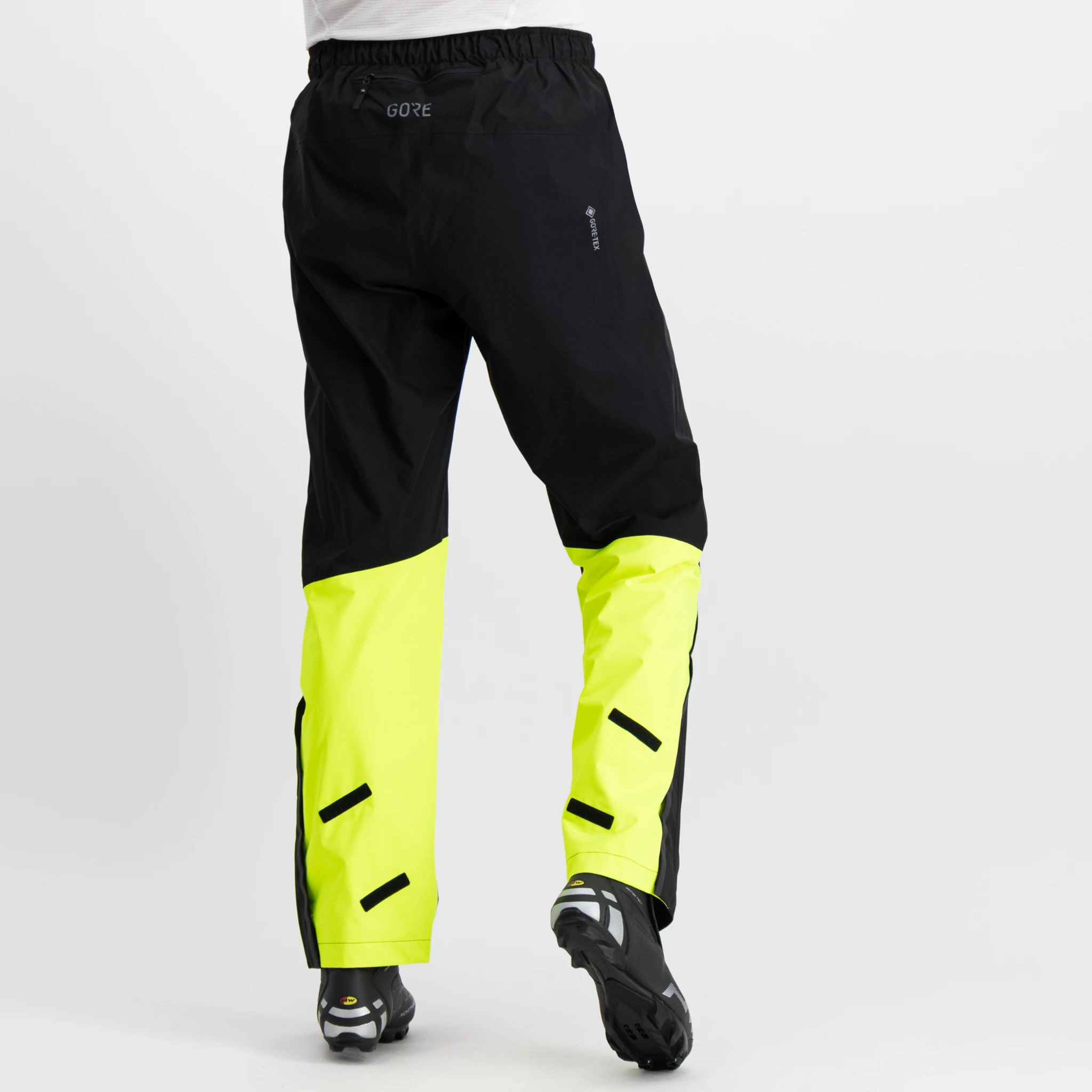 商品【商品预售7天】 Gore Wear|Gore Wear 男士休闲裤 11749801STYLE 黑色,价格¥2456 描述