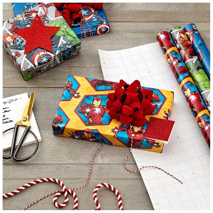 商品Hallmark|Avengers Wrapping Paper - Captain America, Iron Man, Black Widow, Thor, Hulk,价格¥127,第2张图片详细描述