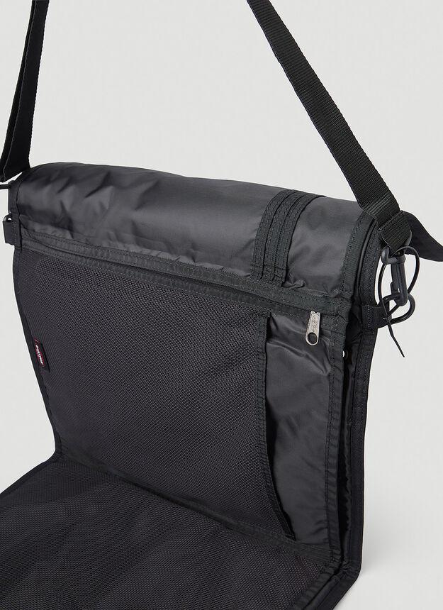 x Eastpak Crew XL Shoulder Bag in Black商品第5张图片规格展示