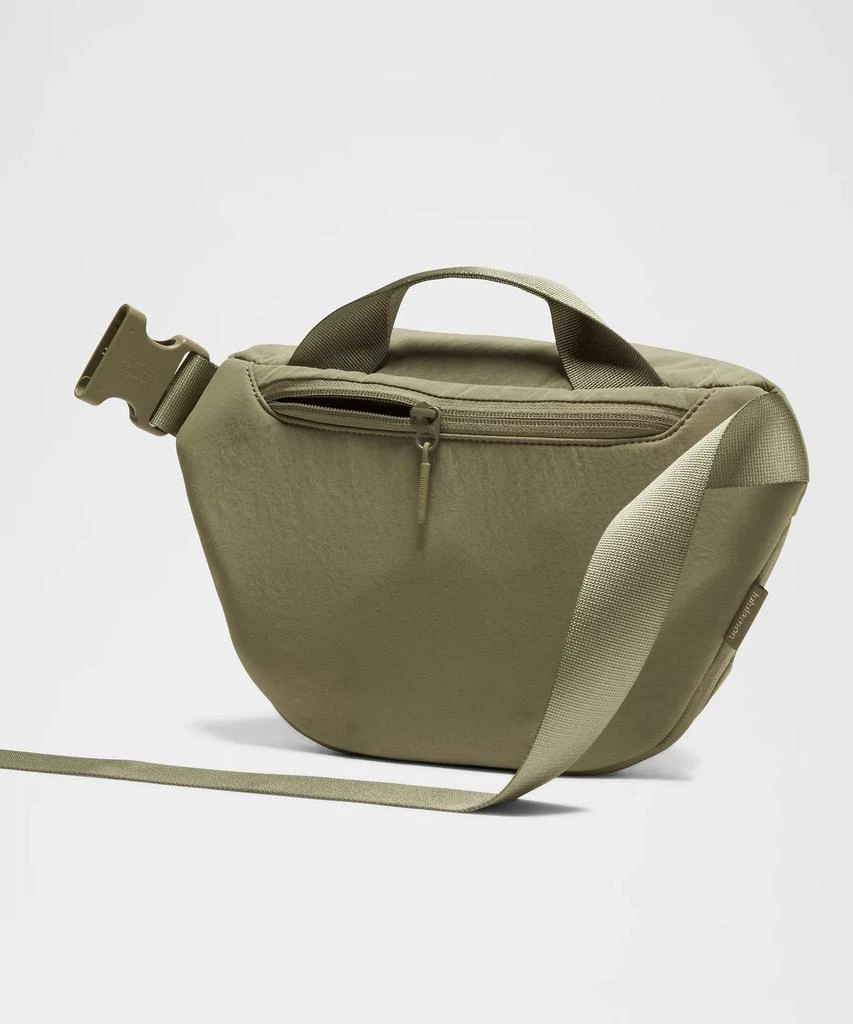 Curved Crossbody Bag 3L 商品