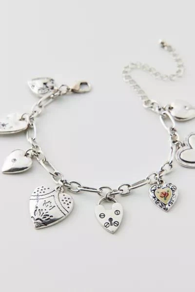 商品Urban Outfitters|Kyla A Lot Of Heart Charm Bracelet,价格¥154,第3张图片详细描述