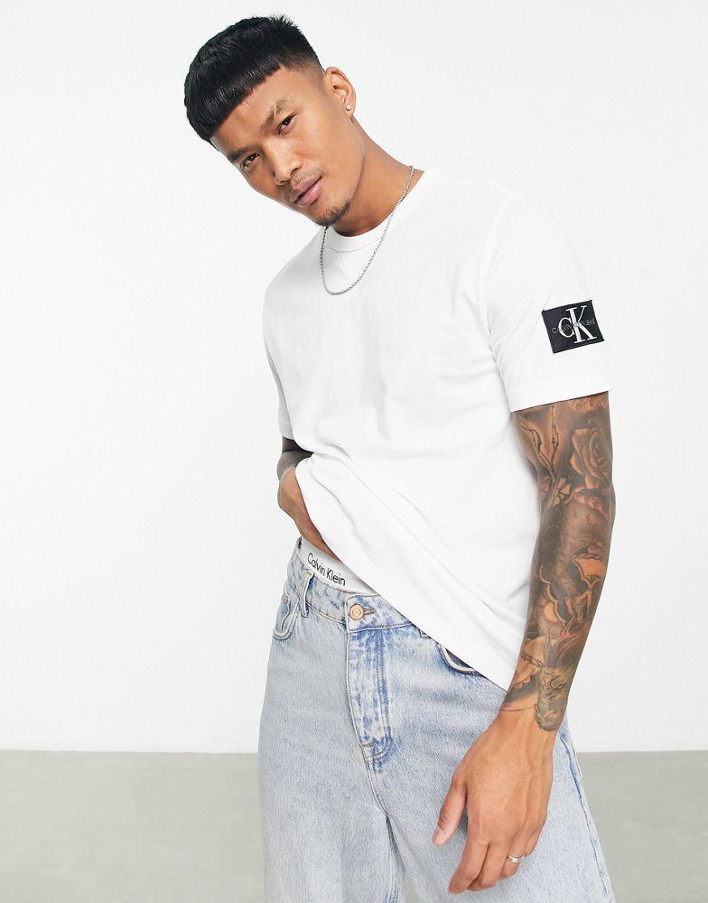 商品Calvin Klein|Calvin Klein Jeans monologo sleeve badge t-shirt in white marl,价格¥357,第1张图片