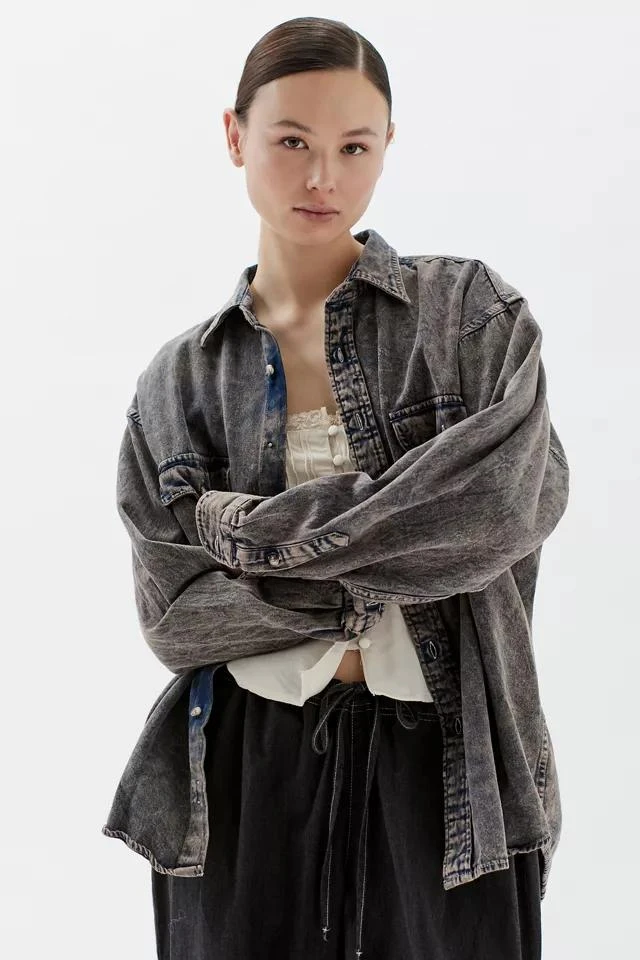 商品Urban Renewal|Urban Renewal Remade Acid Wash Denim Shirt,价格¥224,第4张�图片详细描述