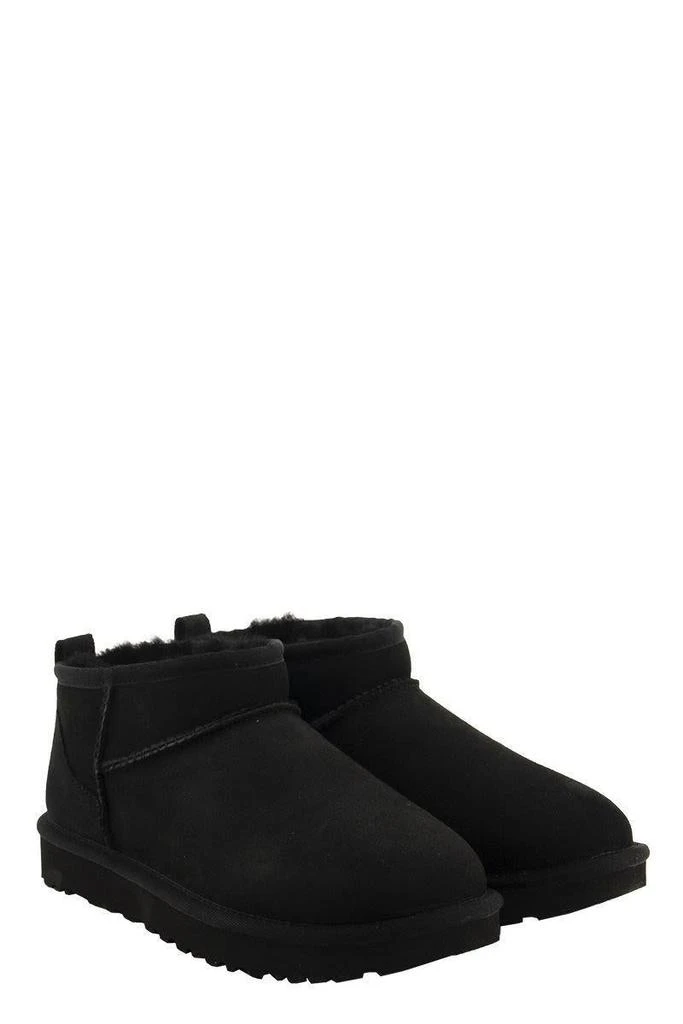 UGG Boots in Black 商品