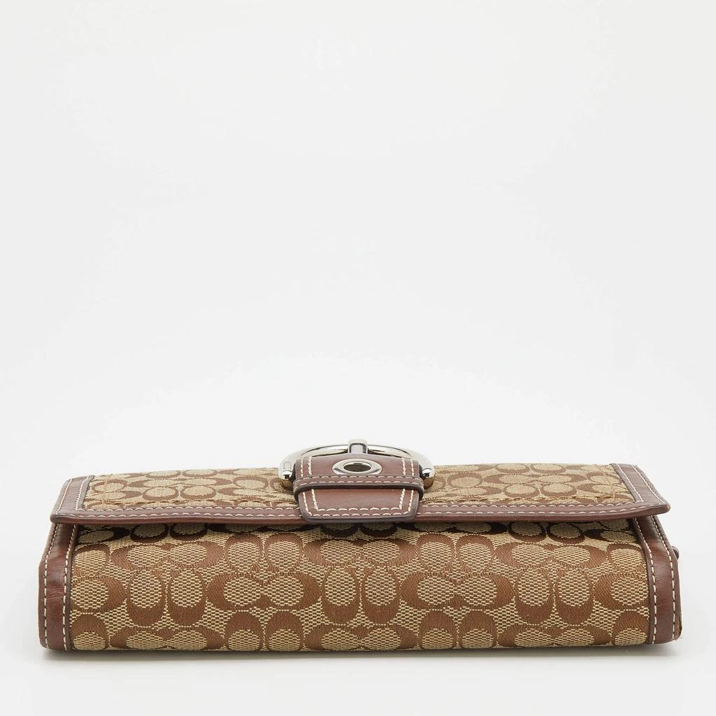 Coach Beige/Brown Signature Canvas and Leather Buckle Detail Continental Wallet 商品