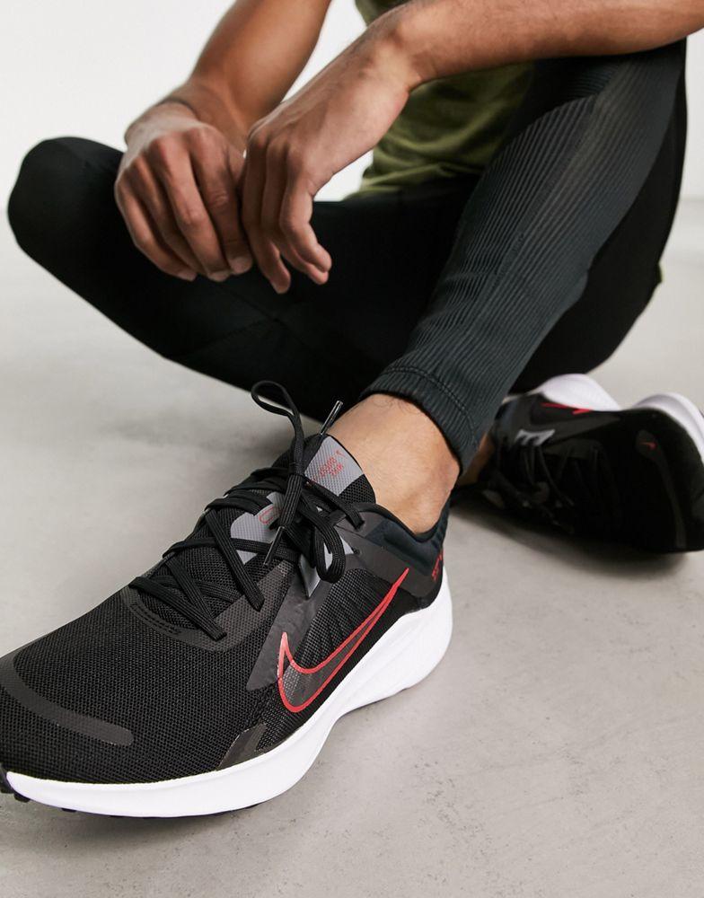 Nike Running Quest 5 trainers in black商品第4张图片规格展示