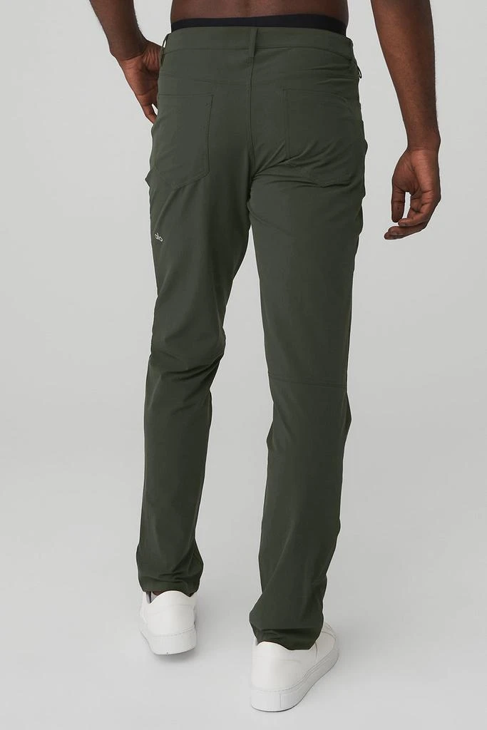 商品Alo|Day and Night Pant - Dark Cactus,价格¥1055,第2张图片详细描述