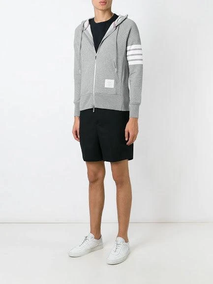 商品Thom Browne|THOM BROWNE MEN CLASSIC FULL ZIP HOODIE WITH ENGINEERED 4-BAR IN CLASSIC LOOP BACK,价格¥6708,第3张图片详细描述