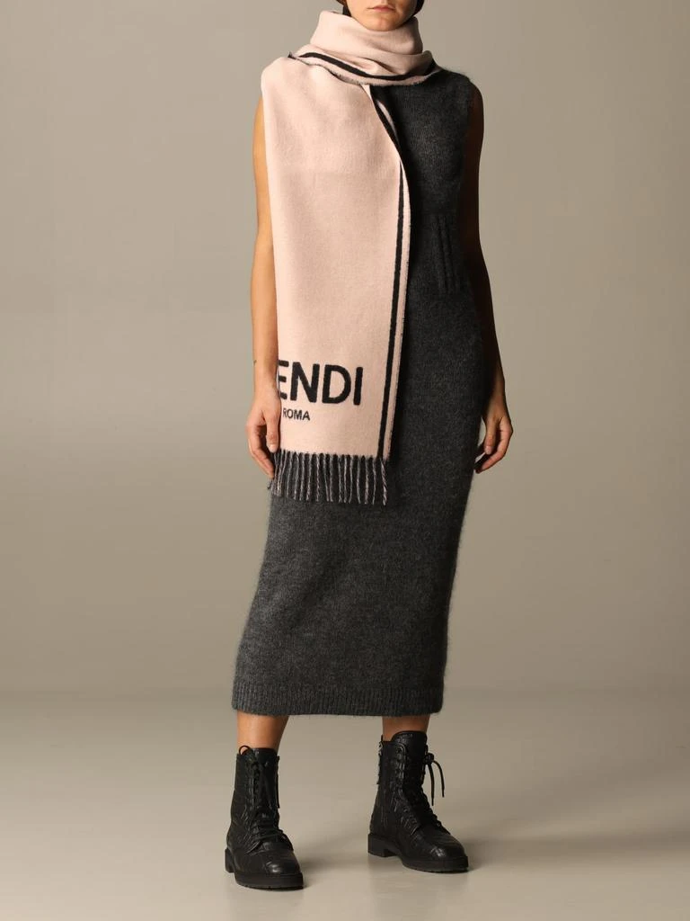 商品Fendi|Fendi midi dress in wool and cashmere,价格¥9644,第2张图片详细描述