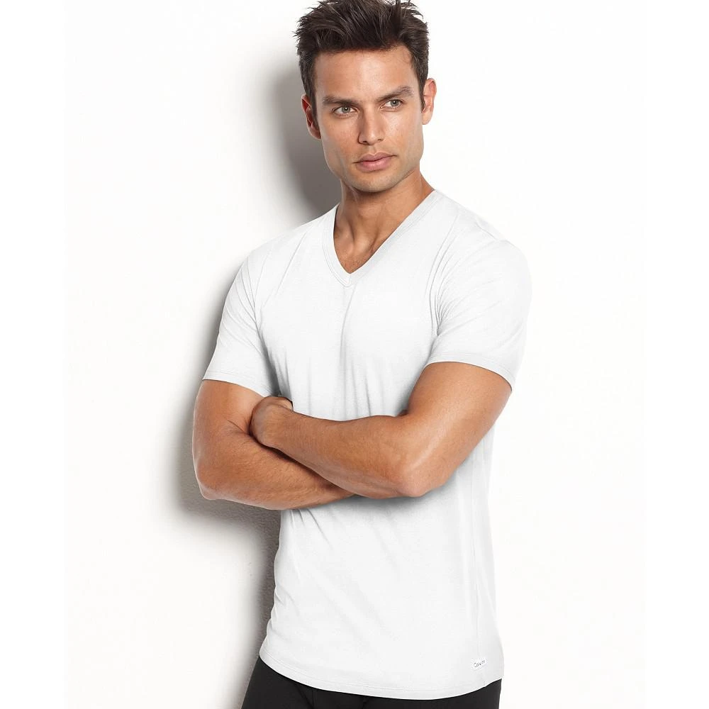 商品Calvin Klein|Men's Stretch Cotton V-Neck Undershirt 2-Pack,价格¥136,第2张图片详细描述