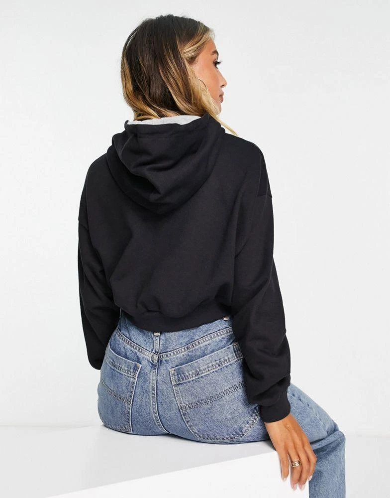 商品Levi's|Levi's cropped hoodie in black,价格¥418,第2张图片详细描述