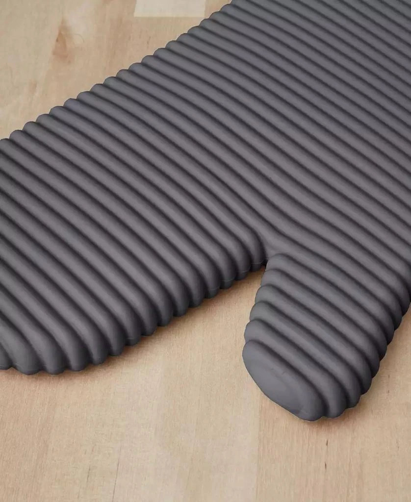 商品KitchenAid|Ribbed Soft Silicone Oven Mitt Set, 2 Piece,价格¥408,第3张图片详细描述