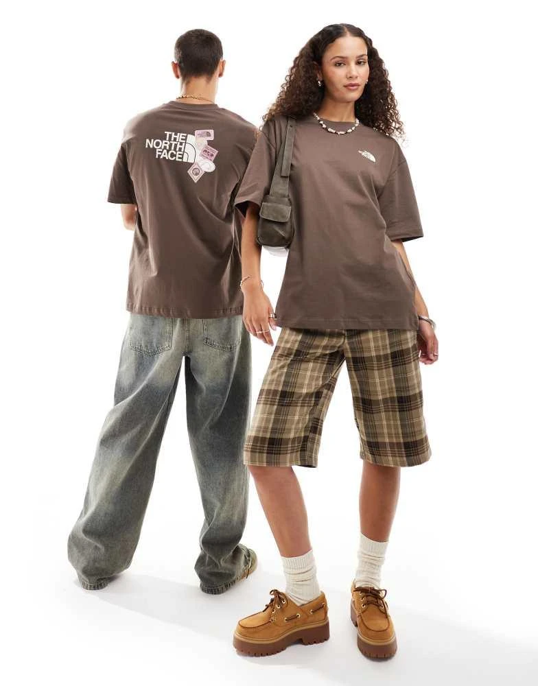 商品The North Face|The North Face Expedition Stickers back print oversized t-shirt in brown exclusive to ASOS,价格¥296,第1张图片