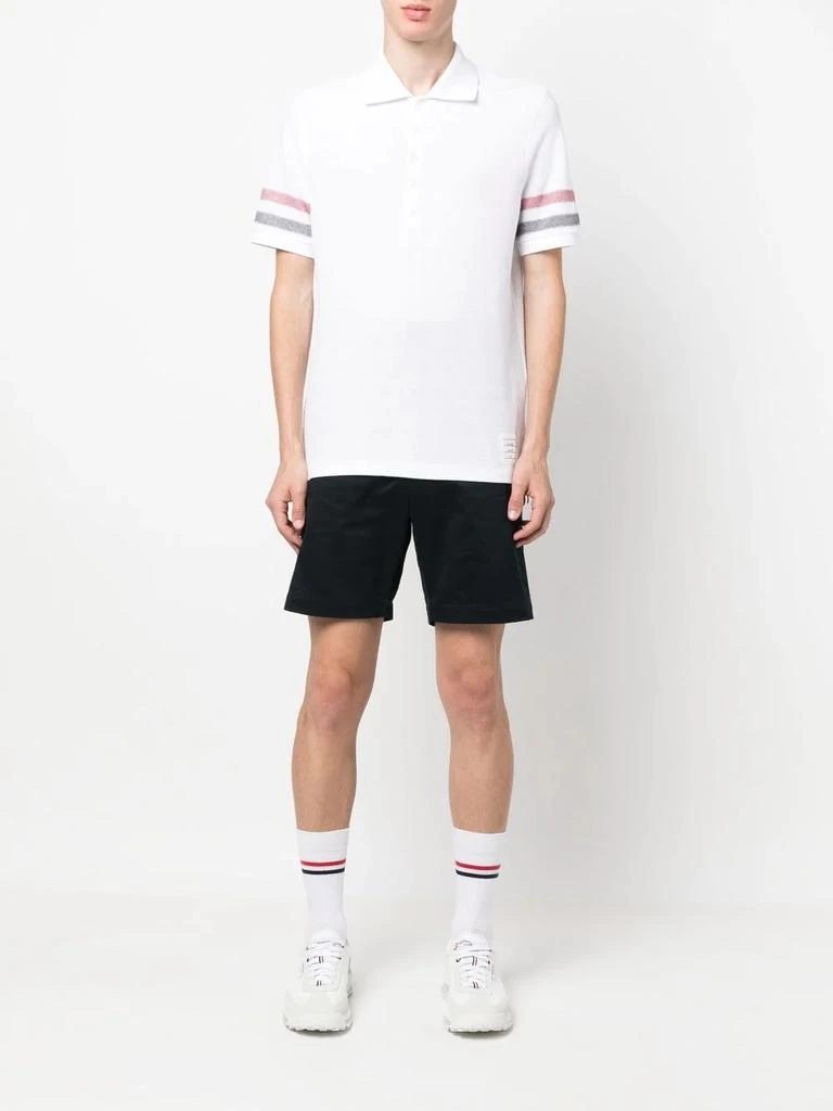 商品Thom Browne|THOM BRWONE MEN SHORT SLEEVE POLO IN TEXTURED COTTON W/ ENG RWB STRIPE,价格¥2704,第3张图片详细描述