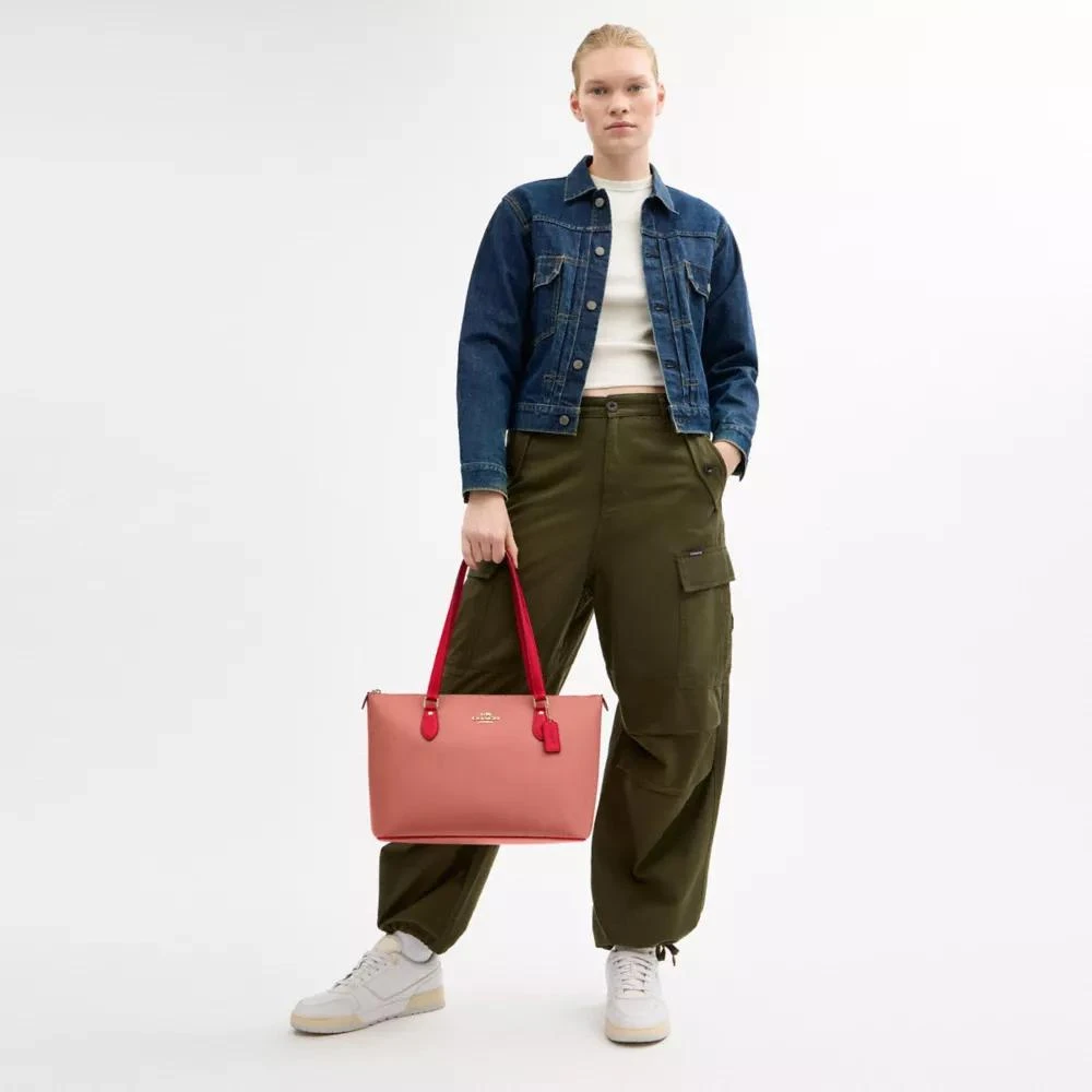 商品Coach|Gallery Tote Bag In Colorblock,价格¥928,第2张图片详细描述