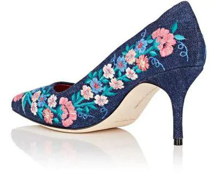 商品Manolo Blahnik|BBFiore Embroidered Denim Pumps,价格¥3117,第3张图片详细描述