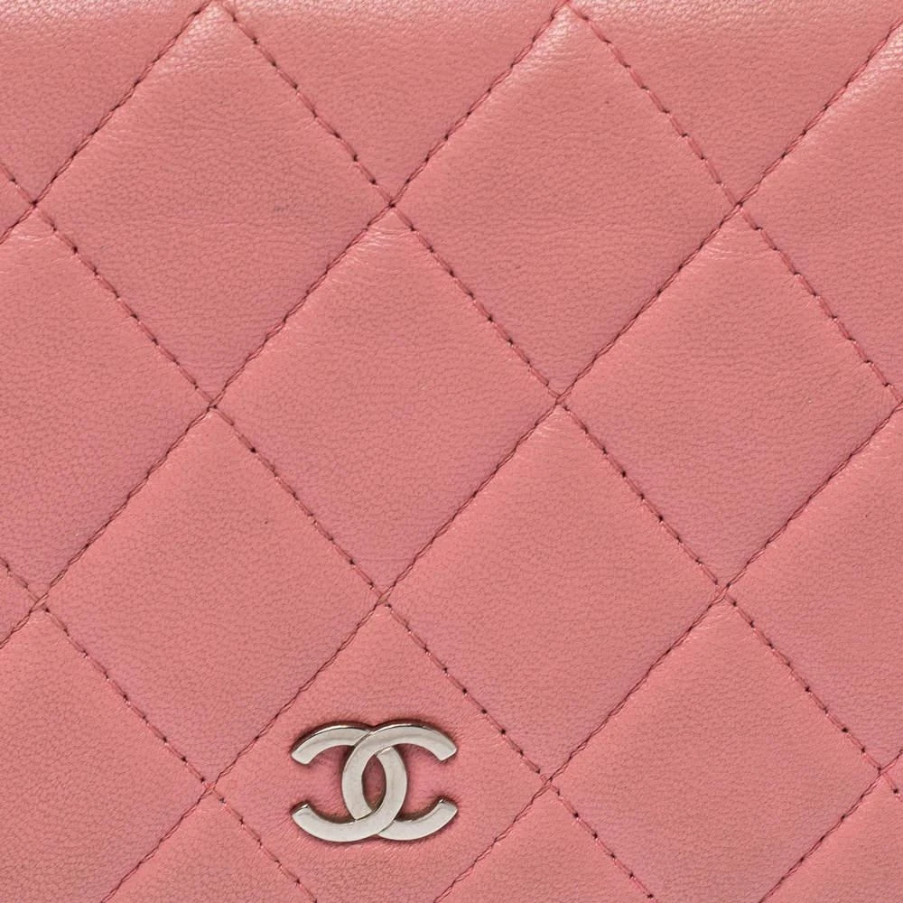 商品[二手商品] Chanel|Chanel Pink Quilted Leather L Yen Continental Wallet,价格¥3584,第5张图片详细描述