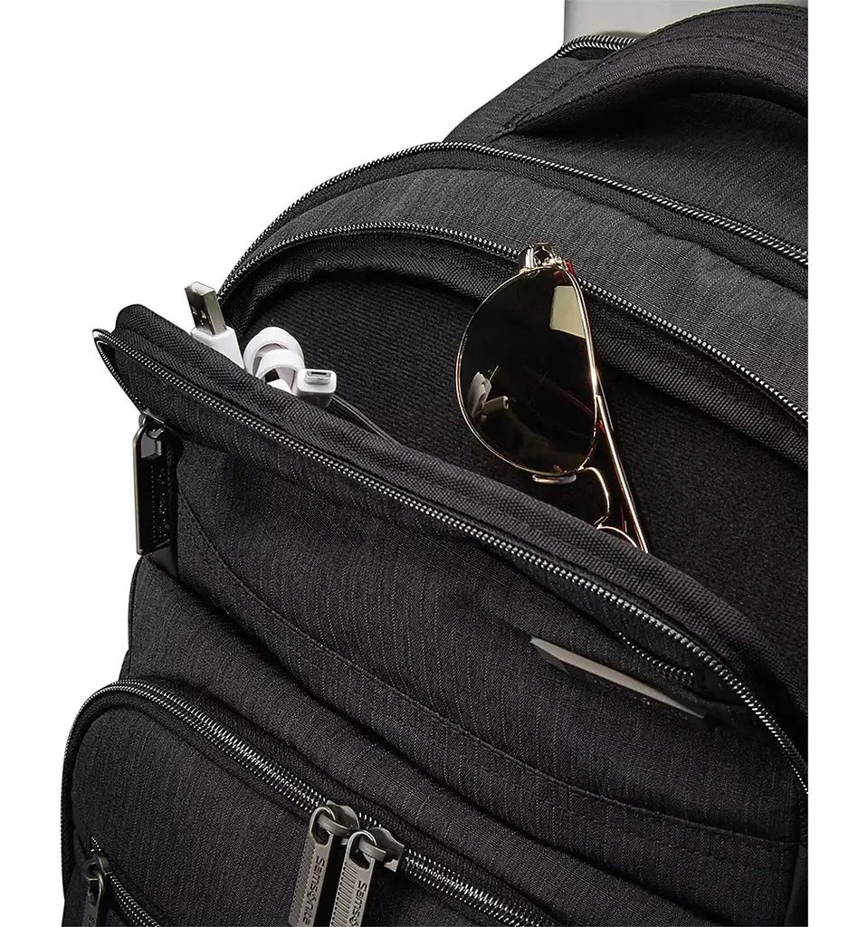 商品Samsonite|Modern Utility 18" Double Shot Backpack,价格¥896,第3张图片详细描述