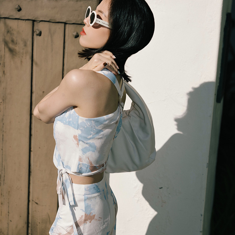 【Suggyl联名胶囊系列】Nessa抽象印花法式度假风交叉裹身吊带上衣 | Nessa Top - Abstract Colors商品第9张图片规格展示