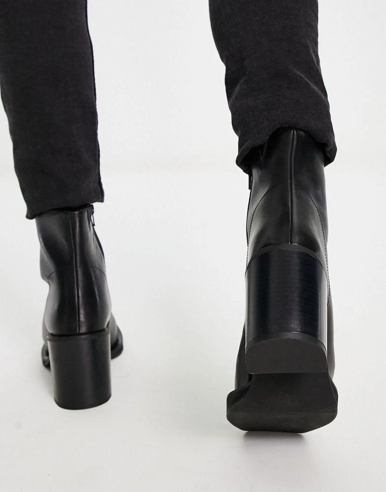 商品ASOS|ASOS DESIGN heeled chelsea boots with angled toe in black leather,价格¥777,第2张图片详细描述