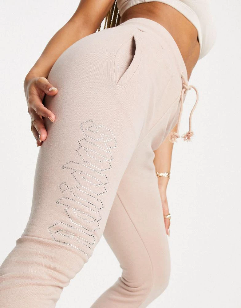 商品Adidas|adidas Originals '2000s Luxe' velour track pant in camel with diamante logo,价格¥194,第3张图片详细描述