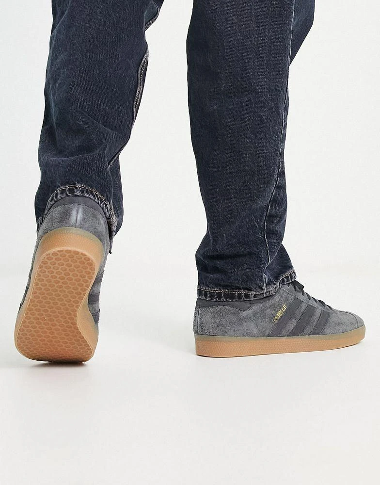 商品Adidas|adidas Originals Gazelle trainers in dark grey with gum sole,价格¥743,第3张图片详细描述