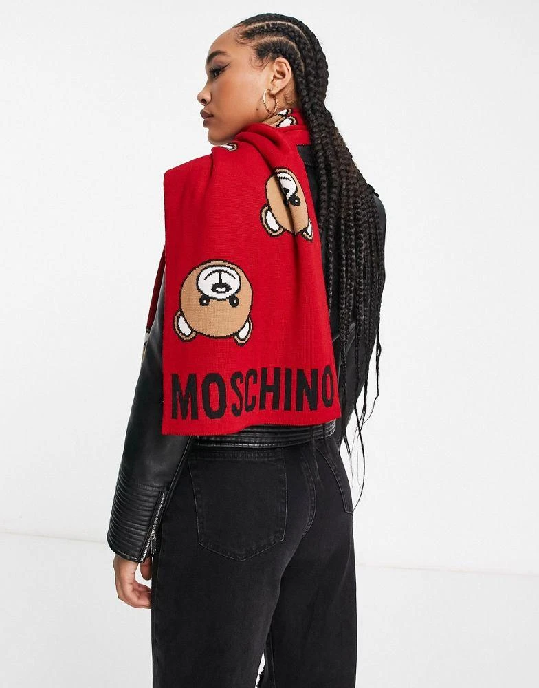 商品Moschino|Moschino teddy logo scarf in red,价格¥525,第2张图片详细描述