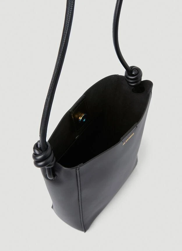 Giro Crossbody Bag in Black 商品