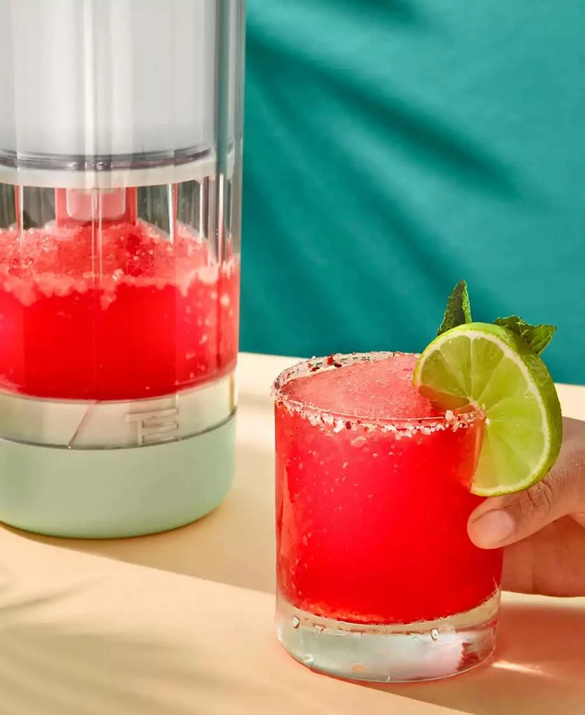 商品Margaritaville|Maui On-the-Go Frozen Drink Machine and Portable Blender,价格¥1884,第5张图片详细描述