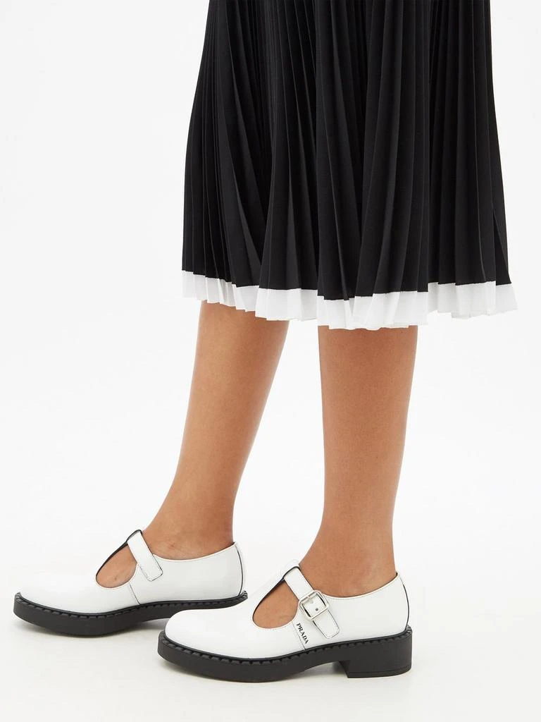 商品Prada|Logo-print leather Mary-Jane shoes,价格¥3417,第3张图片详细描述