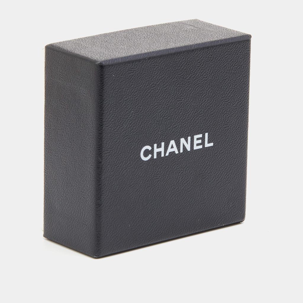 Chanel Silver Tone Cluster Faux Pearl Dangle Clip On Earrings商品第4张图片规格展示