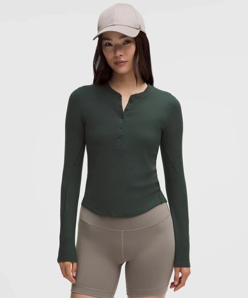 Hold Tight Long-Sleeve Henley 商品