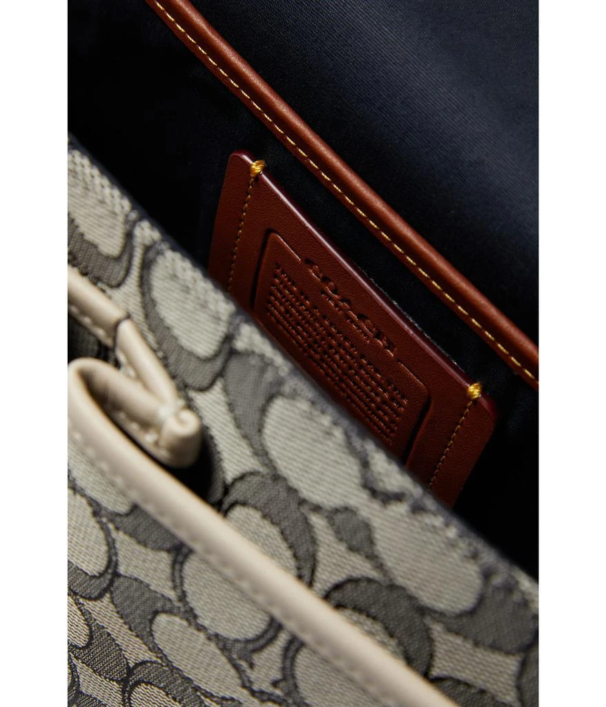 商品Coach|League Messenger Bag in Signature Jacquard,价格¥2223,第3张图片详细描述