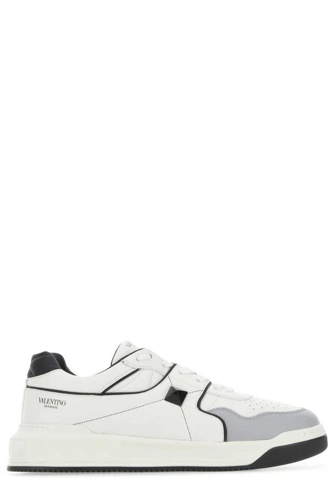 商品Valentino|Valentino Garavani One Stud Panelled Sneakers,价格¥3106,第1张图片