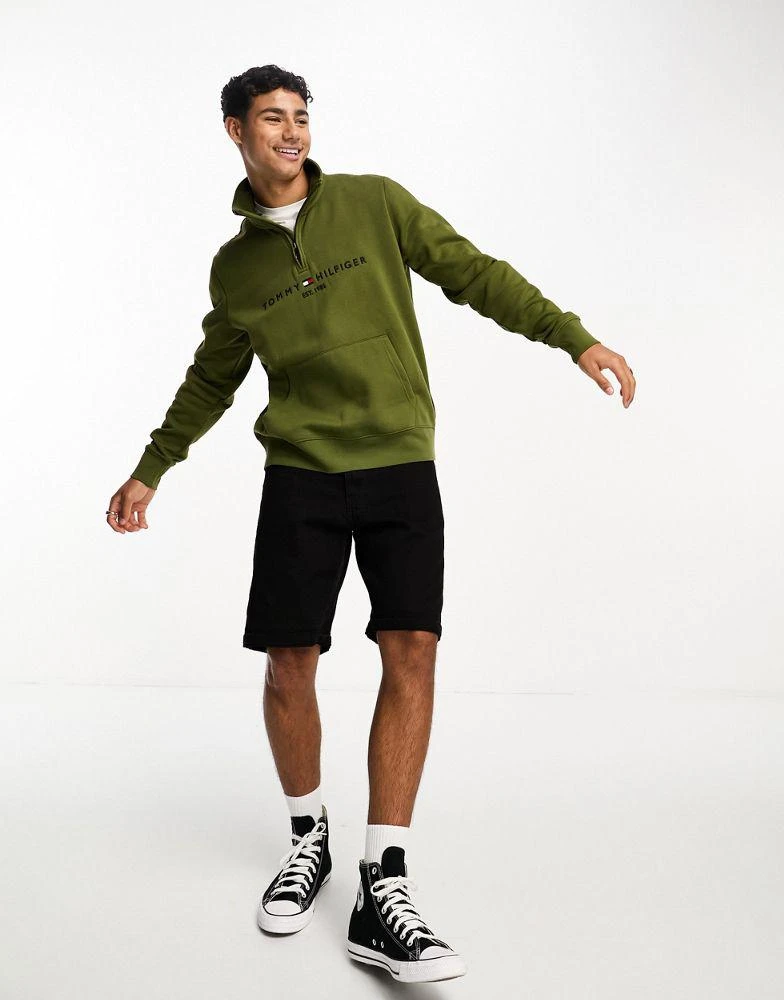 商品Tommy Hilfiger|Tommy Hilfiger tommy logo mock neck sweatshirt in putting green,价格¥807,第4张图片详细描述