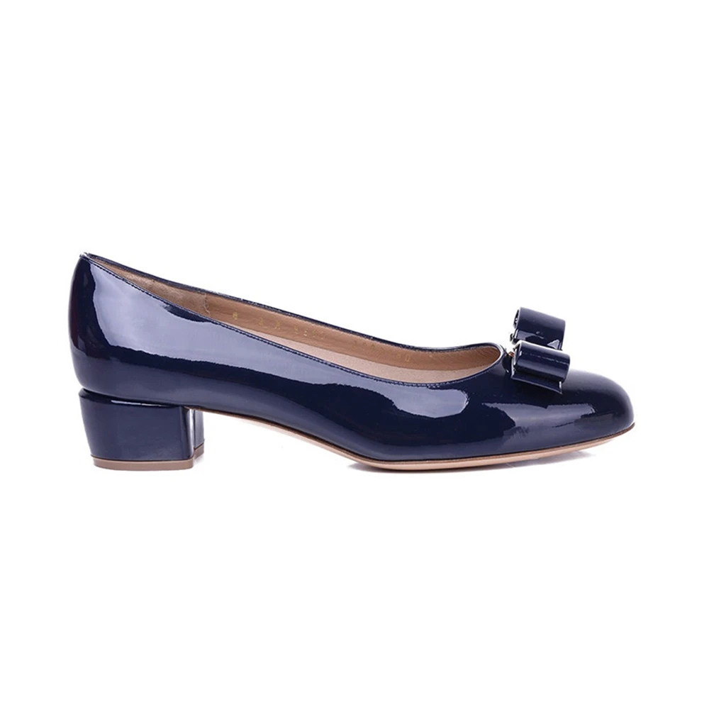 商品Salvatore Ferragamo|Salvatore Ferragamo 菲拉格慕 女士藏蓝色光面牛皮粗跟鞋低跟鞋 0539449-NP-C-O-BL,价格¥2569,第1张图片