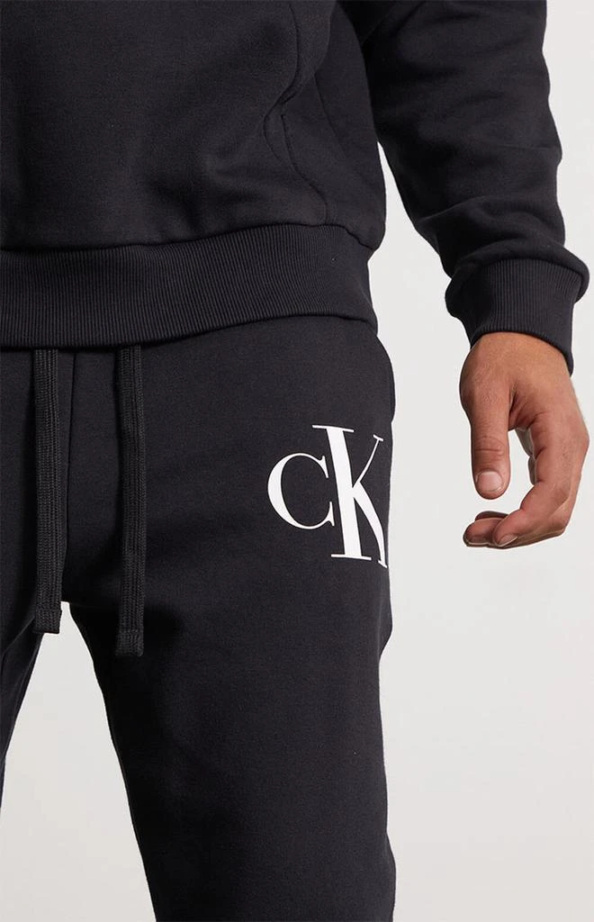 商品Calvin Klein|Logo Fleece Jogger Sweatpants,价格¥408,第2张图片详细描述