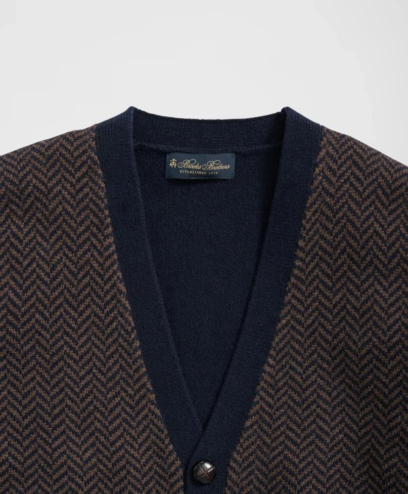 商品Brooks Brothers|Merino Wool V-Neck Cardigan with Herringbone Jacquard Motif,价格¥861,第2张图片详细描述