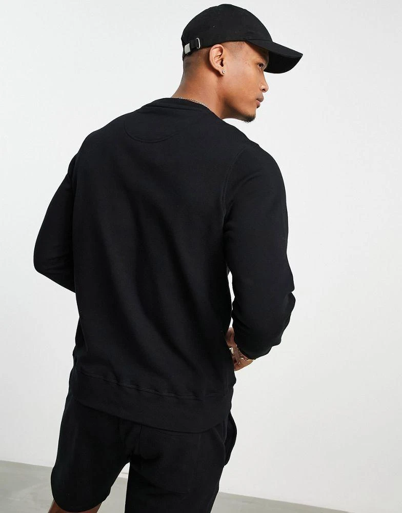 商品Barbour|Barbour International large logo crew neck sweat in black,价格¥624,第2张图片详细描述