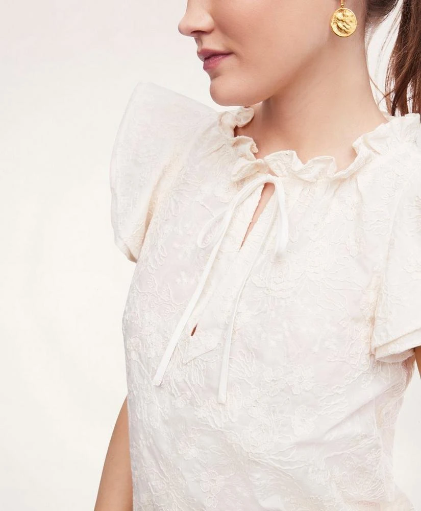 商品Brooks Brothers|Cotton Embroidered Flutter Sleeve Blouse,价格¥365,第3张图片详细描述