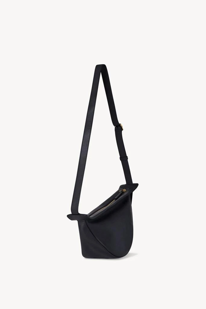 商品The Row|THE ROW SLOUCHY BANANA SMALL LEATHER BAG,价格¥15446,第2张图片详细描述