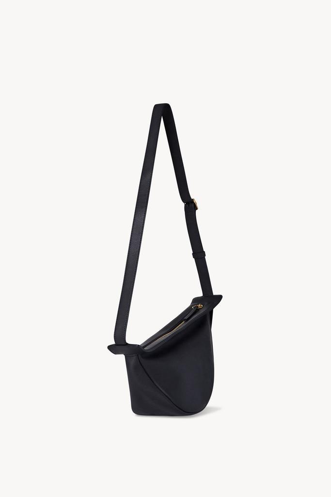 商品The Row|THE ROW SLOUCHY BANANA SMALL LEATHER BAG,价格¥15147,第4张图片详细描述