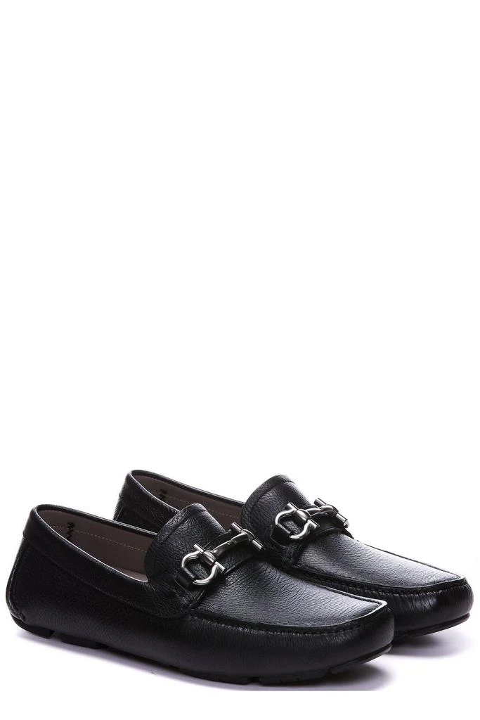 商品Salvatore Ferragamo|Salvatore Ferragamo Logo Plaque Slip-On Loafers,价格¥2628,第3张图片详细描述