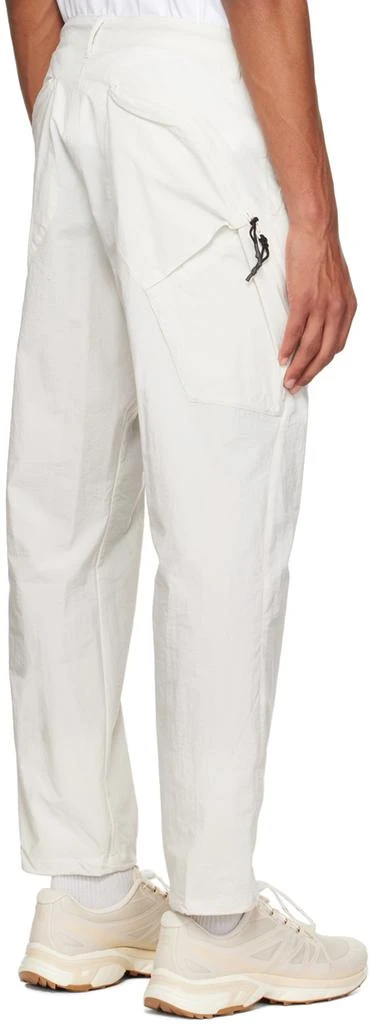 商品DESCENTE|SSENSE Exclusive White Cargo Pants,价格¥453,第3张图片详细描述