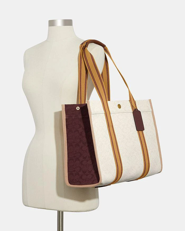 商品Coach|Spin Logo Print Canvas Tote,价格¥1330,第2张图片详细描述