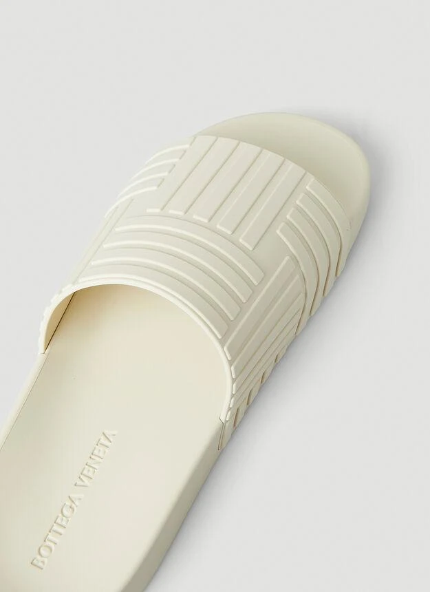 商品Bottega Veneta|Rubber Carpet Slides in Cream,价格¥3120,第5张图片详细描述