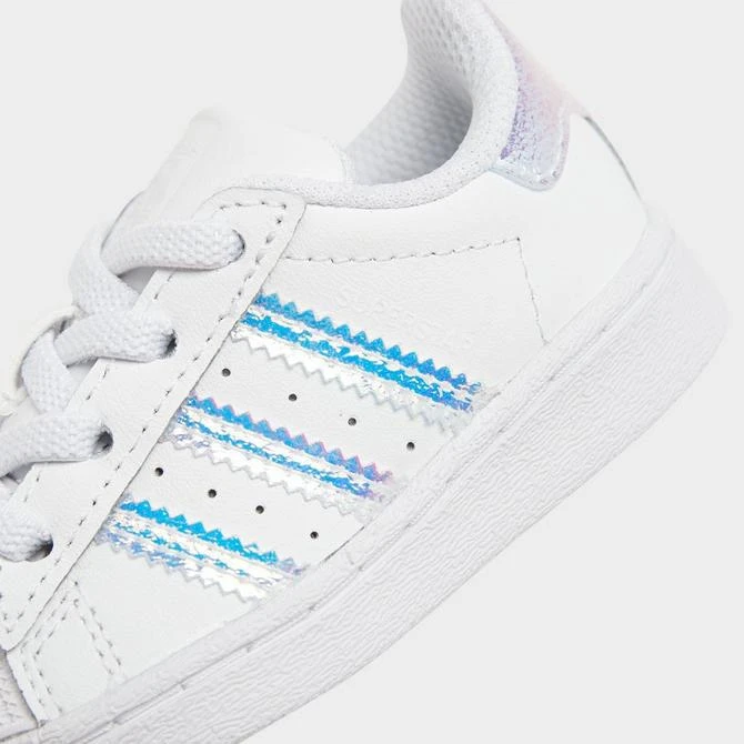 商品Adidas|女幼童款贝壳头休闲鞋,价格¥449,第3张图片详细描述